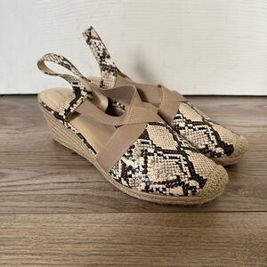 Bandolino snake print wedge sandals